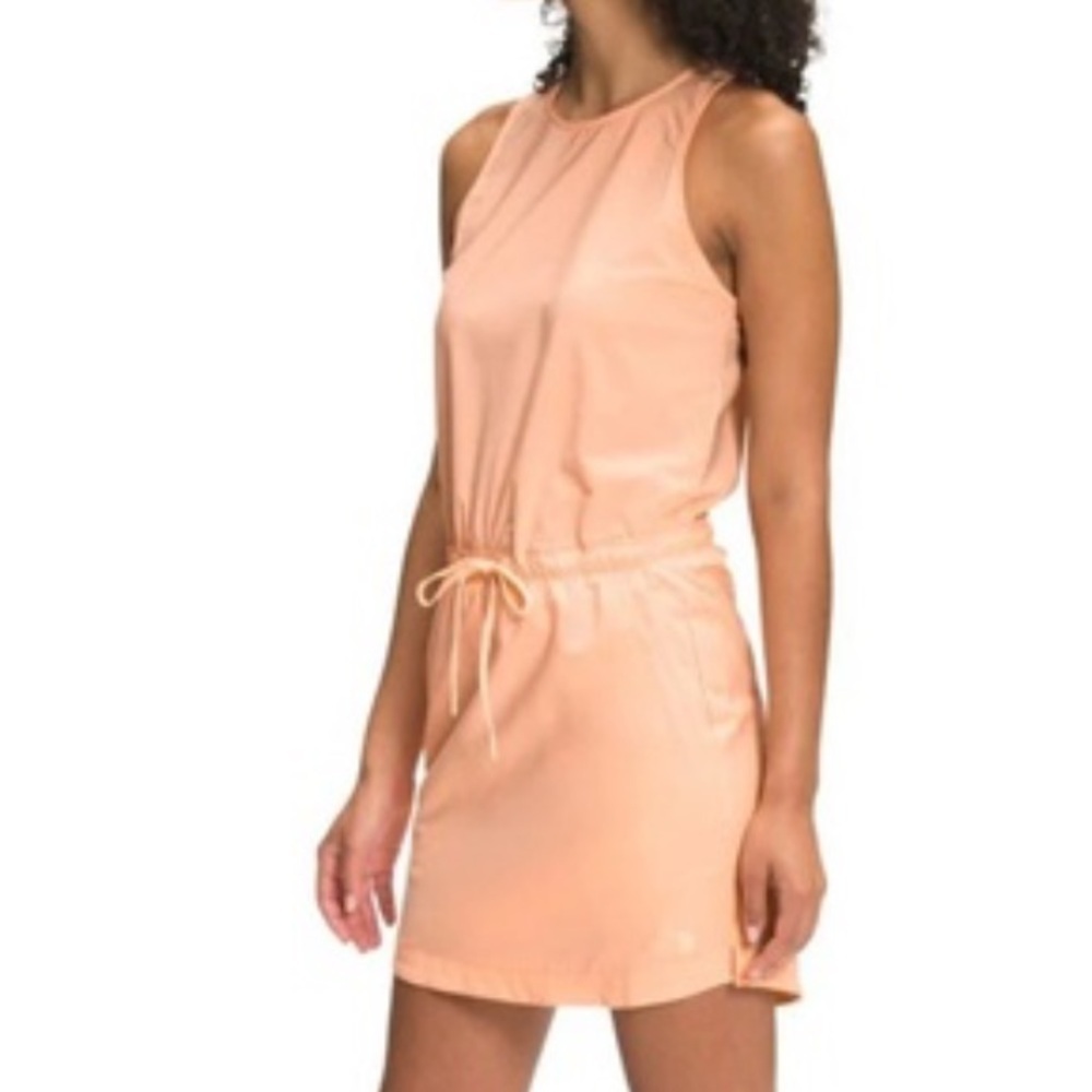 NWT The North Face Never Stop Wearing Adventure Dress Size M Apricot Ice Shorts